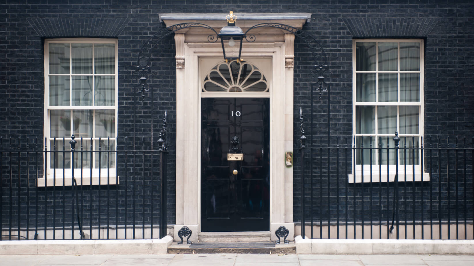 10 downing street door